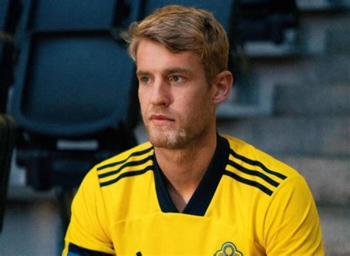 
Filip Helander Height, Weight, Net Worth, Age, Birthday, Wikipedia, Who, Nationality, Biography 
