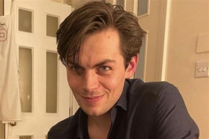 
Freddy Carter Wiki: Who Are His Parents? Family, Wife And Net Worth Details 