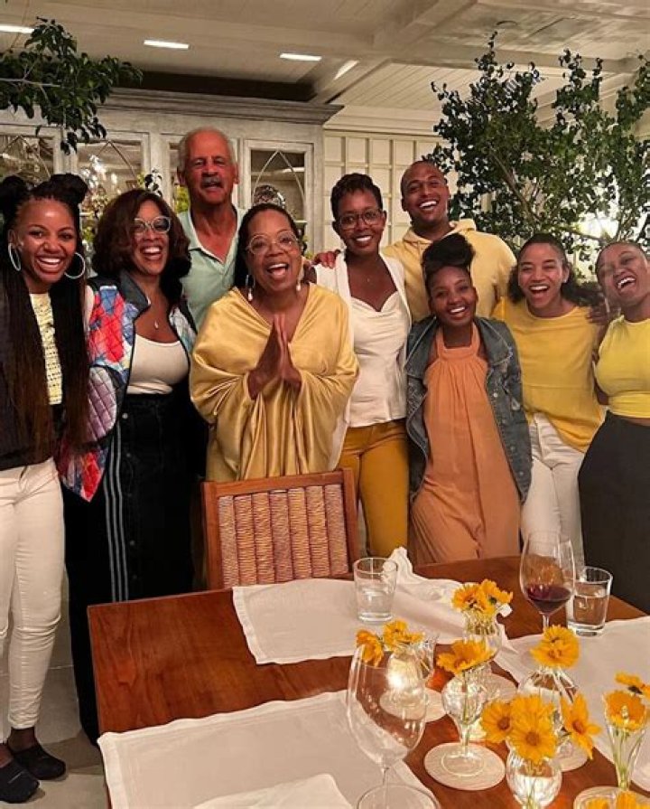 
Gayle King Celebrates Birthday with Oprah Winfrey — and a Performance from The Temptations 