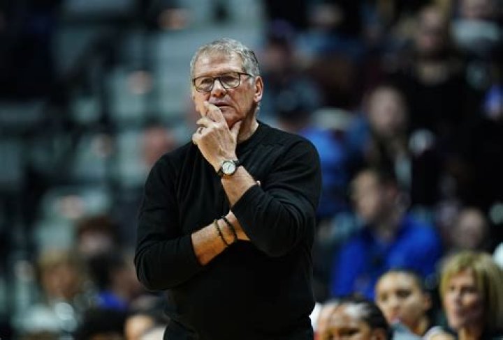 Geno Auriemma Net Worth