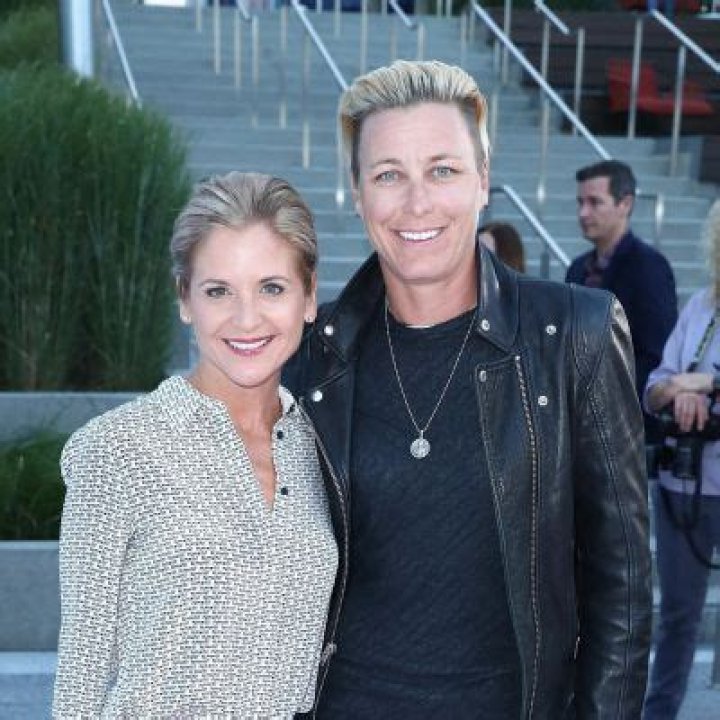 Glennon Doyle Opened Up About Her Anorexia Struggles And Mental Health Diagnoses