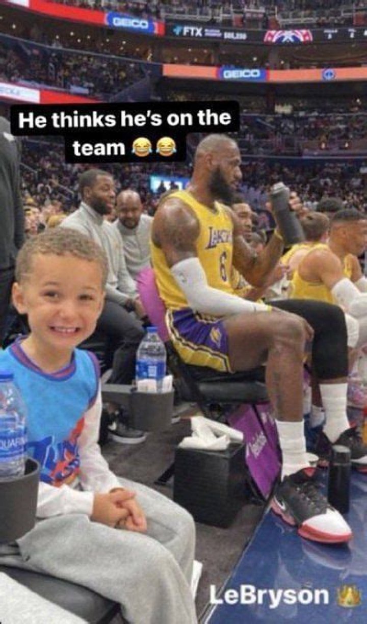 
“He should consider a job in comedy”: Drake gets brutally trolled online for LeBron James’ celebratory video 
