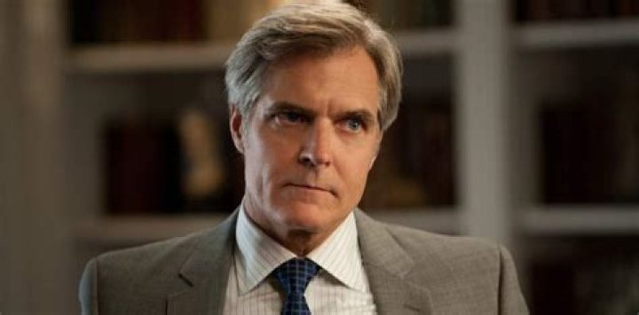 Henry Czerny Height, Weight, Body Measurements, Shoe Size