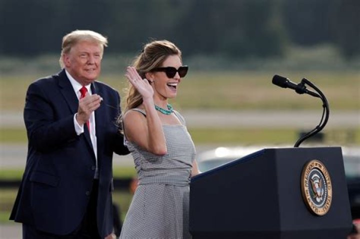 
Hope Hicks Height, Weight, Net Worth, Age, Birthday, Wikipedia, Who, Nationality, Biography 