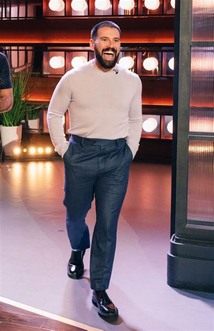 
How did Shay Mooney lose weight? Inside country star’s stunning 50-pound weight loss journey 