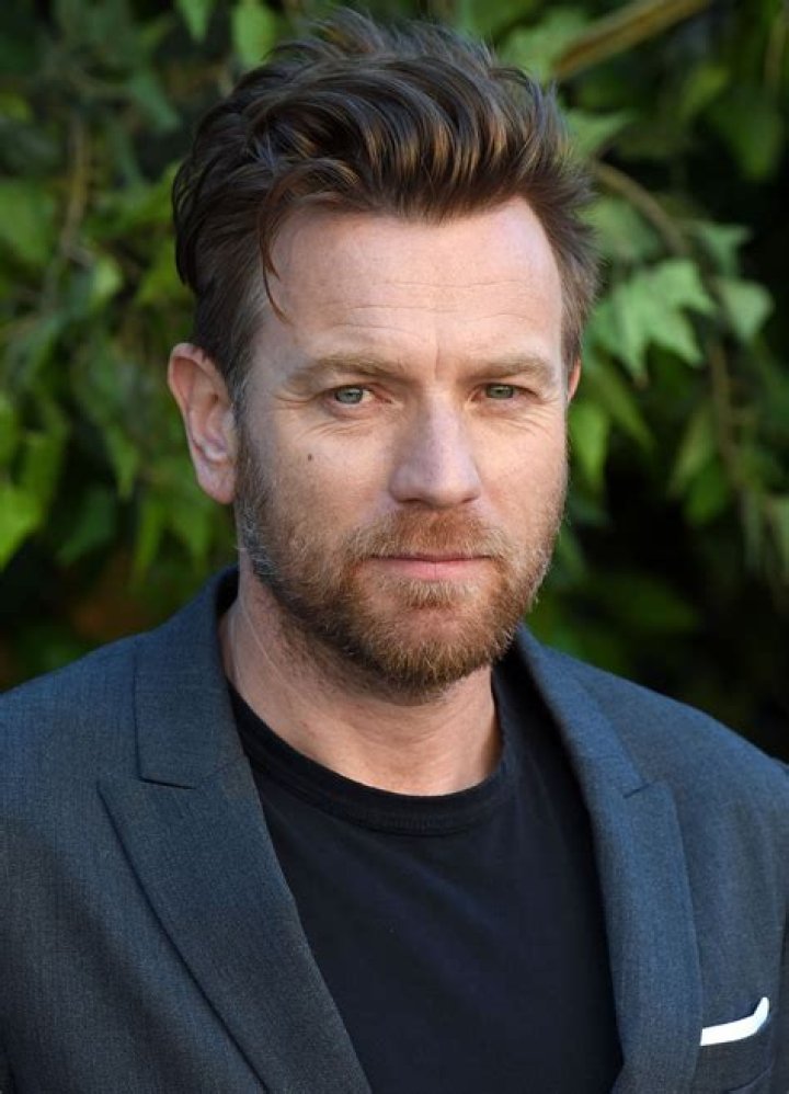 Is Ewan McGregor Height a Contributing Factor to His Iconic Status in Hollywood? - SarkariResult