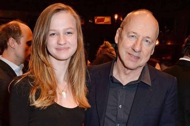 Is Issy Knopfler Related To Mark Knopfler? Dad Instagram And Wikipedia