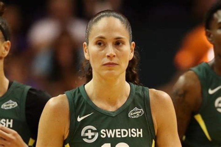
Is Sue Bird Married? Her Bio, Age, Wife, Parents, Height, Salary and Net worth 