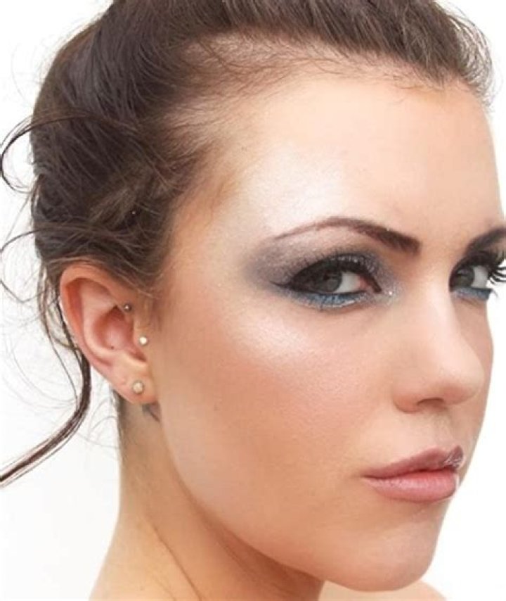 Isabel Bassett Net Worth