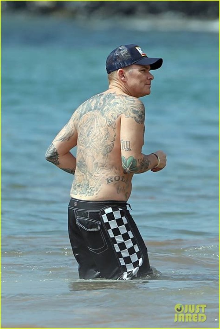 James Cromwell: Wife, net worth, tattoos, smoking & body facts