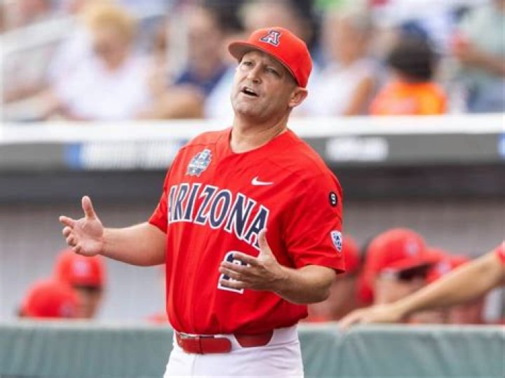 Jay Johnson (Coach) Height, Weight, Net Worth, Age, Birthday, Wikipedia, Who, Nationality, Biography