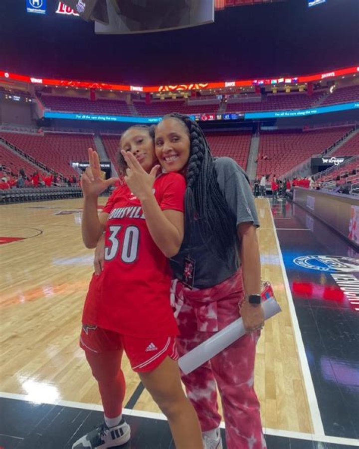 
Jayda Curry Parents Gary And Robin Curry And Everything To Know About Her Family 