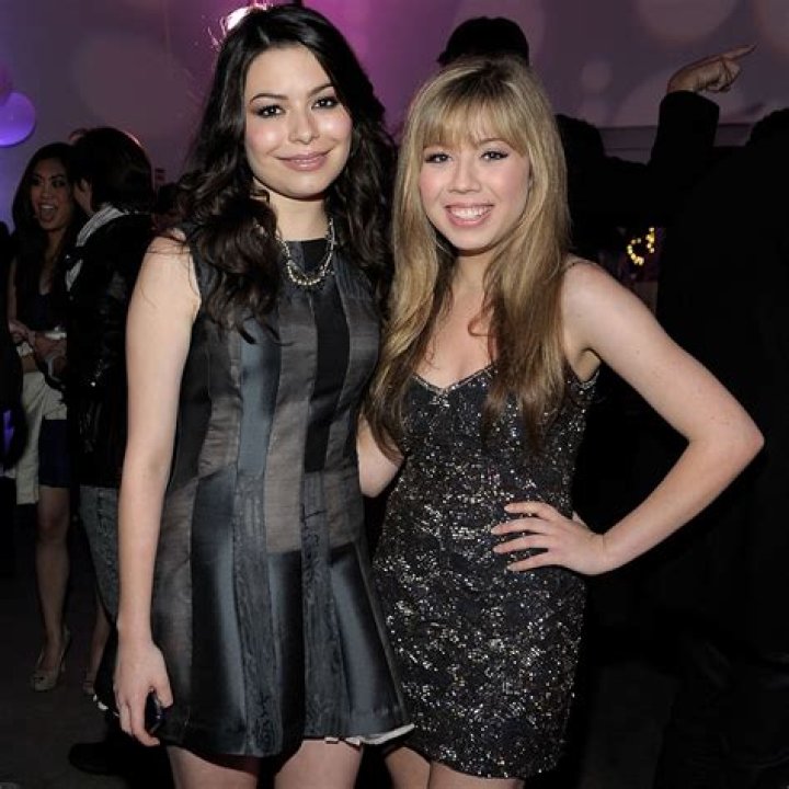 
Jennette McCurdy Says She Was “Exploited” While Starring On iCarly 