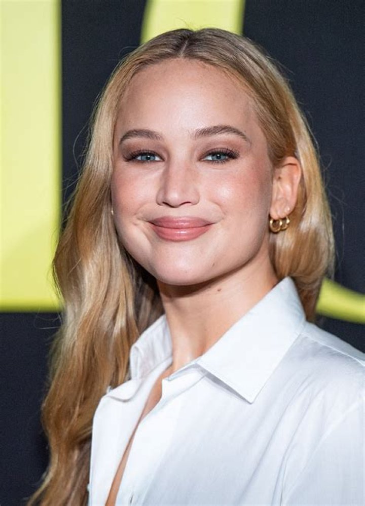 Jennifer Lawrence (Actress) Wiki, Bio, Height, Weight, Measurements, Husband, Net Worth, Facts