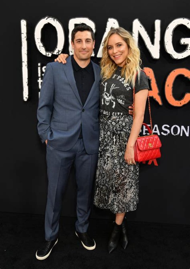 
Jenny Mollen Height, Weight, Net Worth, Age, Birthday, Wikipedia, Who, Nationality, Biography 