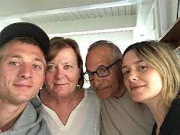 Jeremy Allen White | Siblings, Parents And Religion