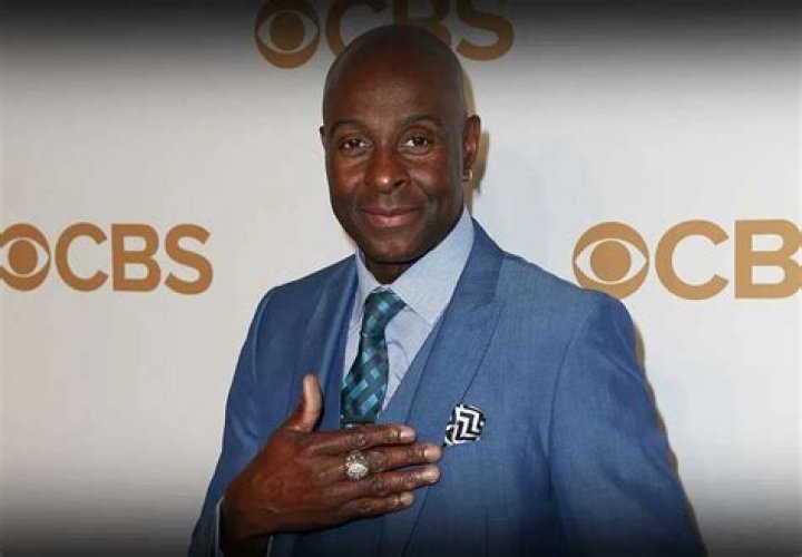 Jerry Rice Net Worth, Salary, Source of Income, Early Life, Career & More.