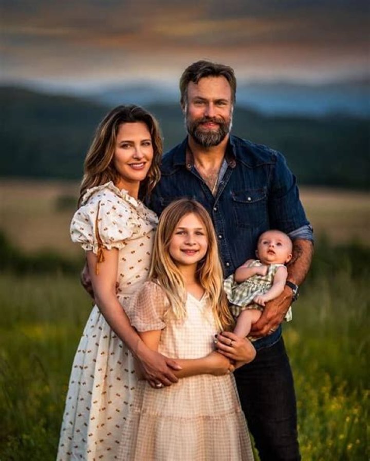 Jill Wagner Bio, Wiki, Age, Parents, Mother, Husband, Kids, Wipeout, Movies and Net Worth