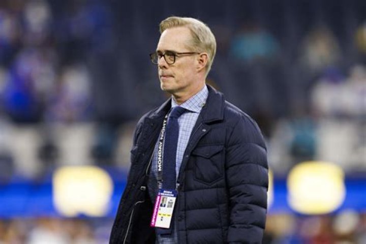 Joe Buck's Height: Is the Respected Sports Commentator as Tall as He Seems? - SarkariResult