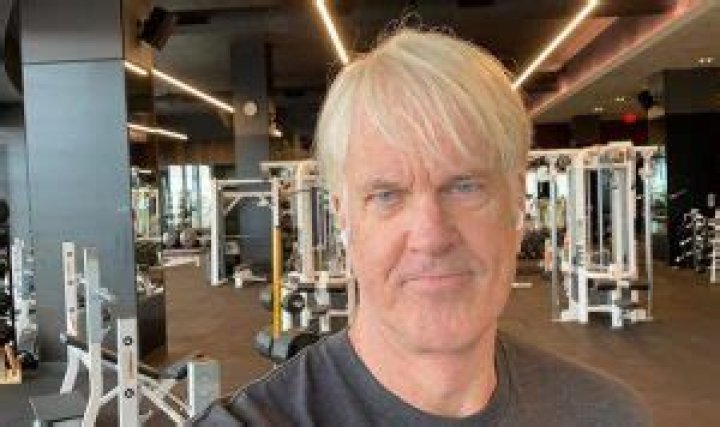 John Tesh Height, Weight, Body Measurements, Shoe Size