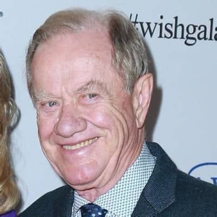 Jon Eicholtz- Wiki, Age, Net Worth, Ethnicity, Wife, Height, Career