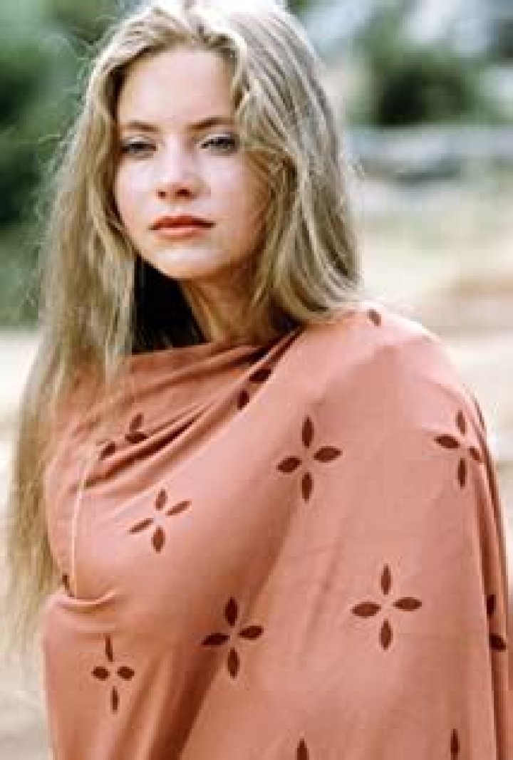 Judi Bowker Net Worth