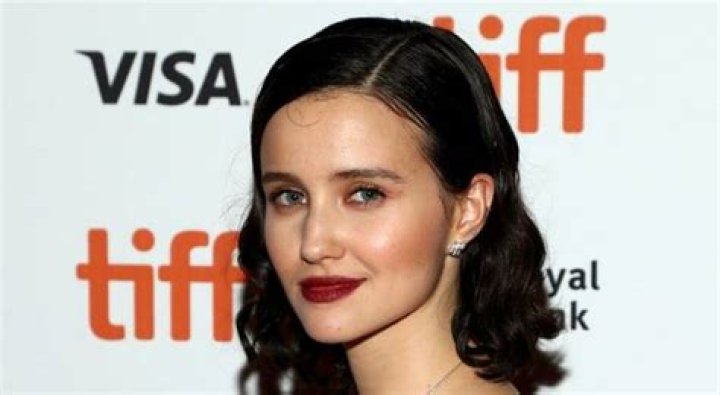 Julia Goldani Telles Height, Weight, Measurements, Bra Size, Shoe Size