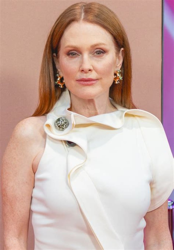 Julianne Moore Height, Weight, Net Worth, Age, Birthday, Wikipedia, Who, Nationality, Biography