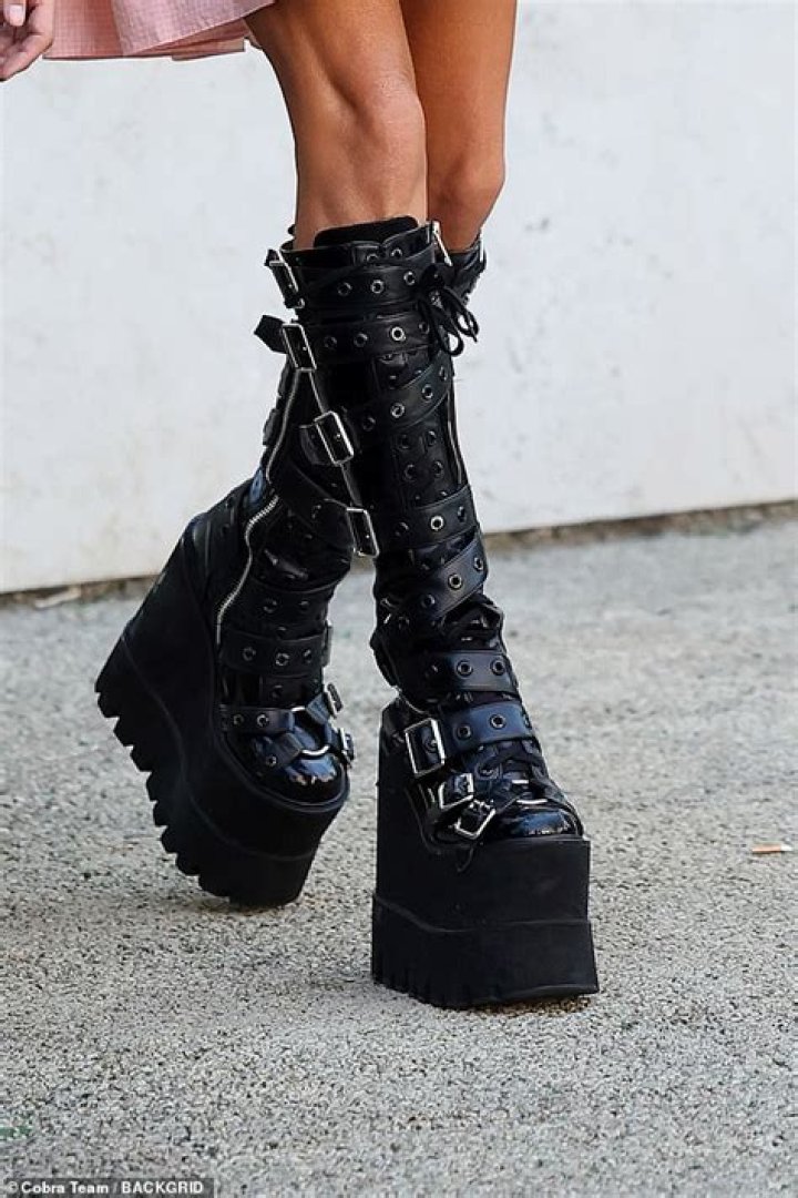 Kate Beckinsale Soars In Platform Boots As Elderly Wedding Groom For Halloween - SarkariResult