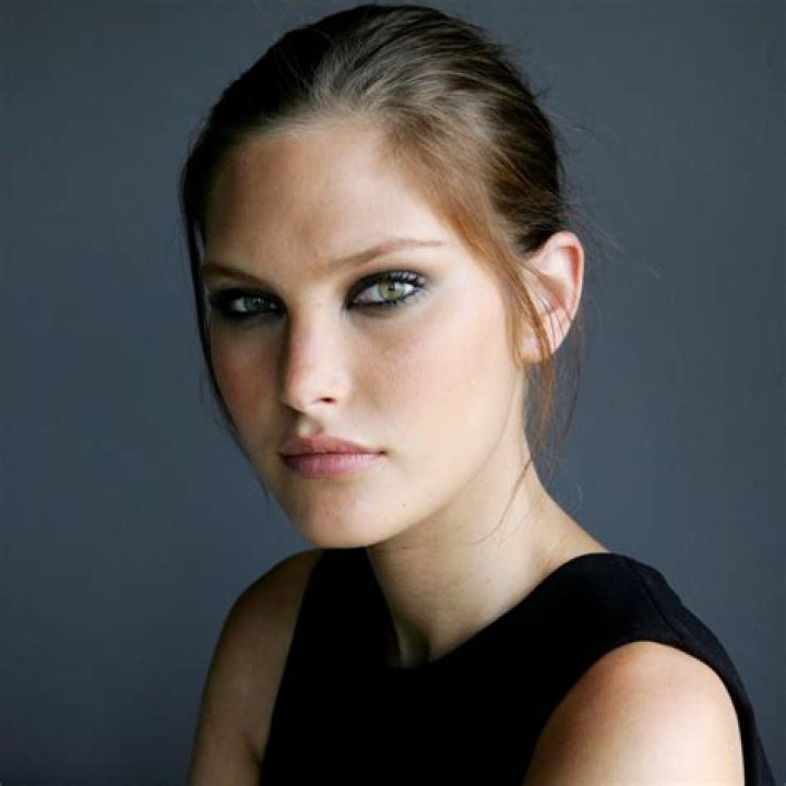 Kate McNeil Net Worth