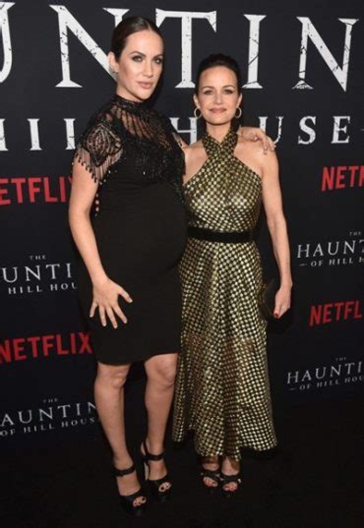 Kate Siegel Height, Weight, Body Measurements, Bra Size, Shoe Size