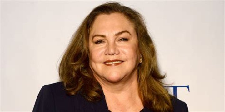 Kathleen Turner’s Net Worth, Age, Height, Weight, Husband, Kids, Bio-Wiki