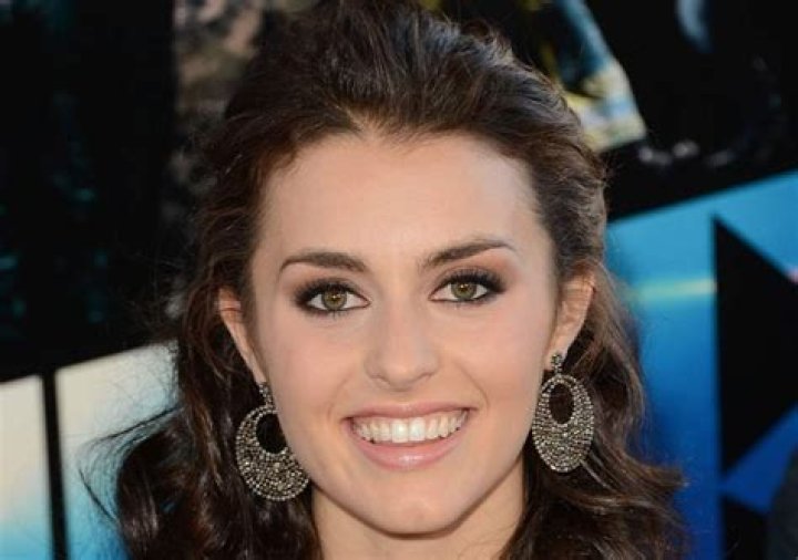 Kathryn McCormick Height, Weight, Measurements, Bra Size, Shoe Size