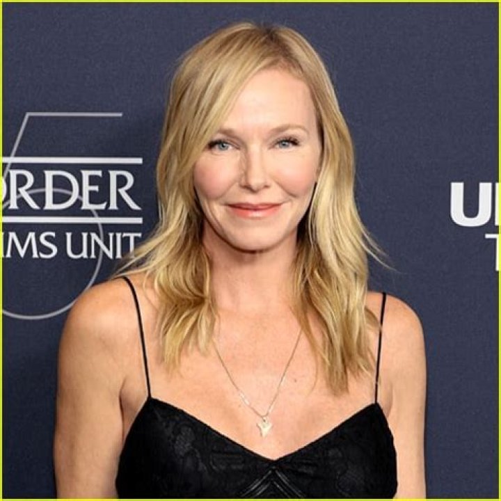 Kelli Giddish Net Worth