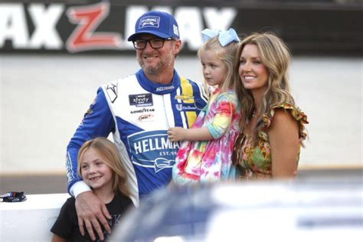 Kerry Earnhardt Net Worth & Earnings (2022)