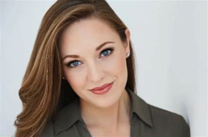 Laura Osnes Net Worth, Income, Salary, Earnings, Biography