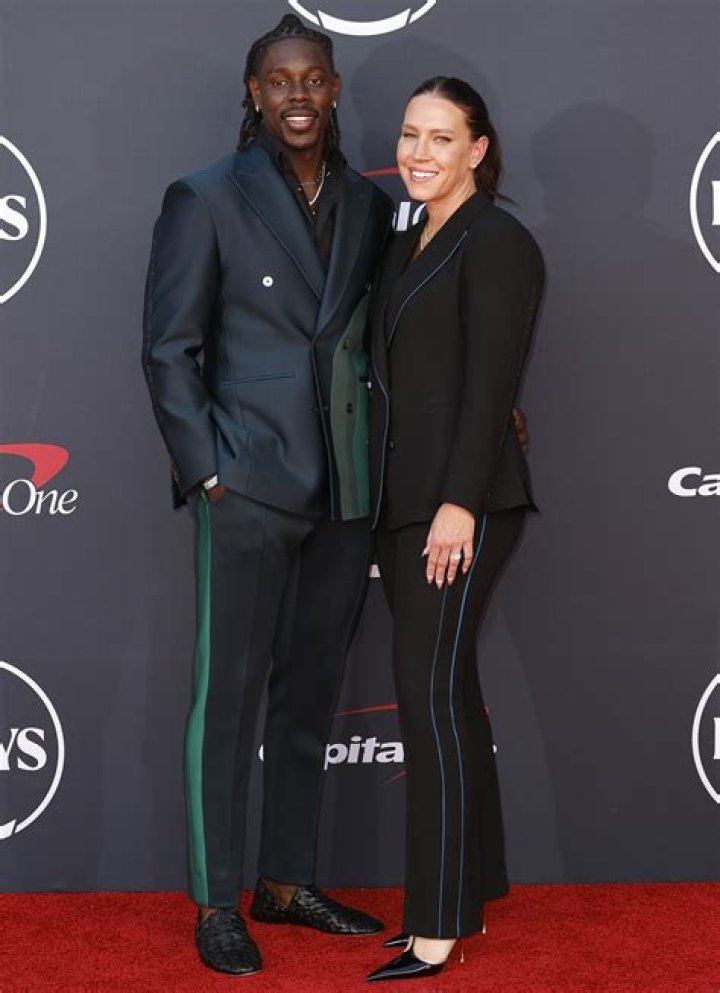 Lauren Holiday Net Worth