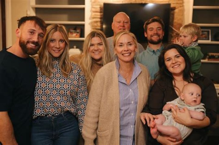 Leanne Morgan Sister Net Worth, Wiki, Parents, Ethnicity, Religion, Bio, Age, Family And More - SarkariResult