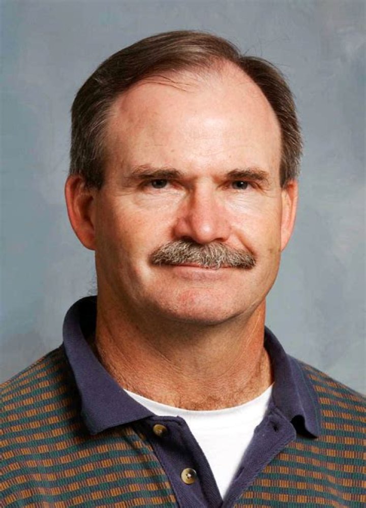 Leland L. Jones Net Worth