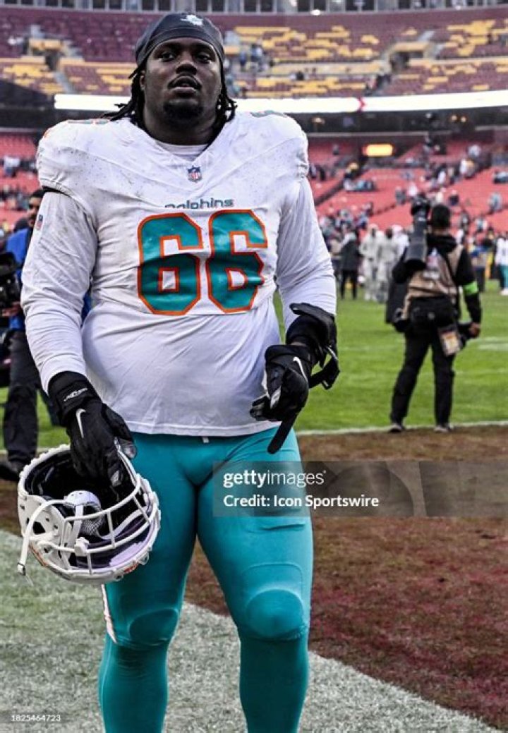 Lester Cotton Height: What is The Hight of Lester Cotton? - SarkariResult