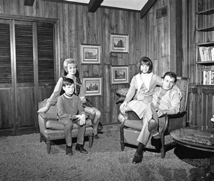 
Linda Louise: Who Is She? Len Dawson, today’s football quarterback, and his first wife and children. Len Dawson family, wife, children, parents, siblings 