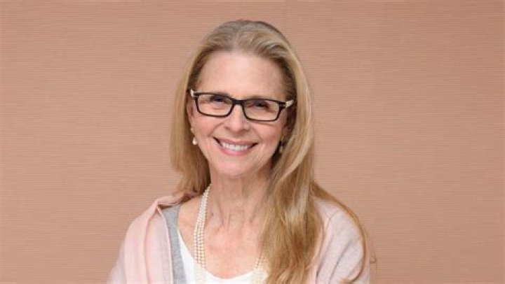 Lindsay Wagner Height, Weight, Measurements, Bra Size, Shoe Size