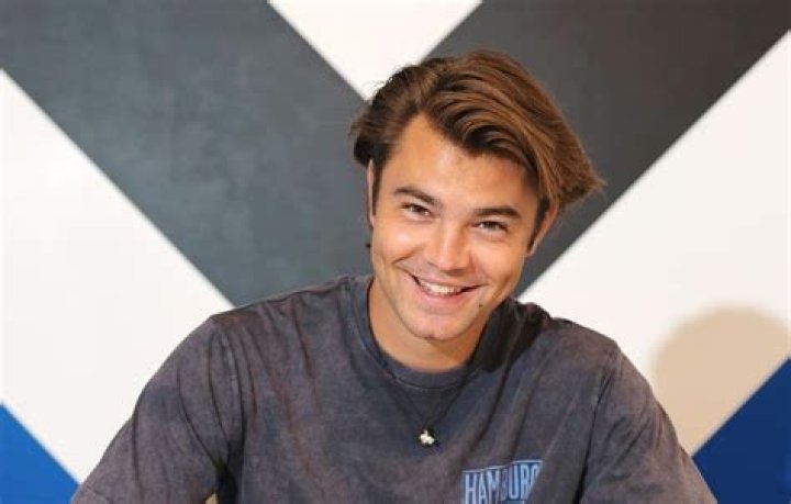 Linus Bruhn Net Worth