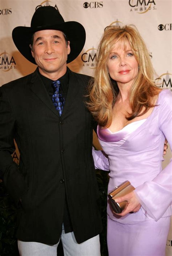 Lisa Hartman Black Net Worth 2023: Wiki, Married, Family & More - SarkariResult