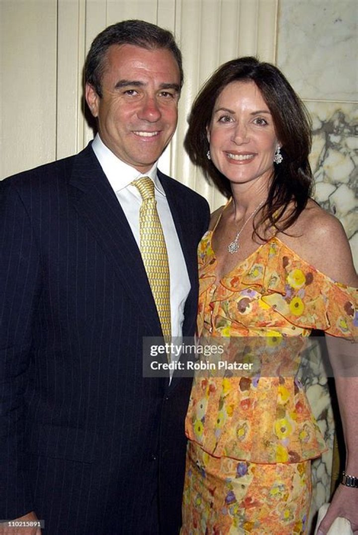 Lois Robbins and Husband Andrew Zaro Net Worth Difference – Do They Have Kids?