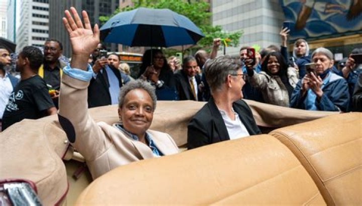 
Lori Lightfoot Executive Order Regarding Chicago Police, Before And After Mayor Pictures 