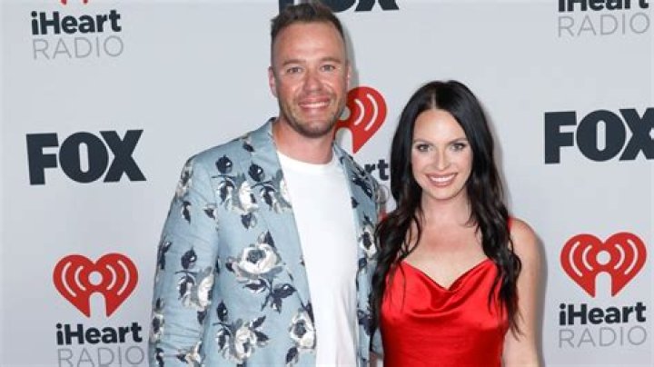 
‘Love Is Blind’ Star Danielle Ruhl Clarifies Comments About Divorce: ‘I Made an Unintentional Mistake’ 
