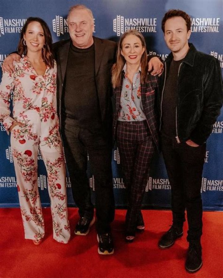 Madeline Phillips Bio, Wiki, Age, Height, Net Worth, Family, Husband, YouTube