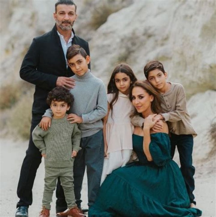 Manoush Zomorodi Bio, Age, Height, Parent, Family, Husband, Salary and Net Worth