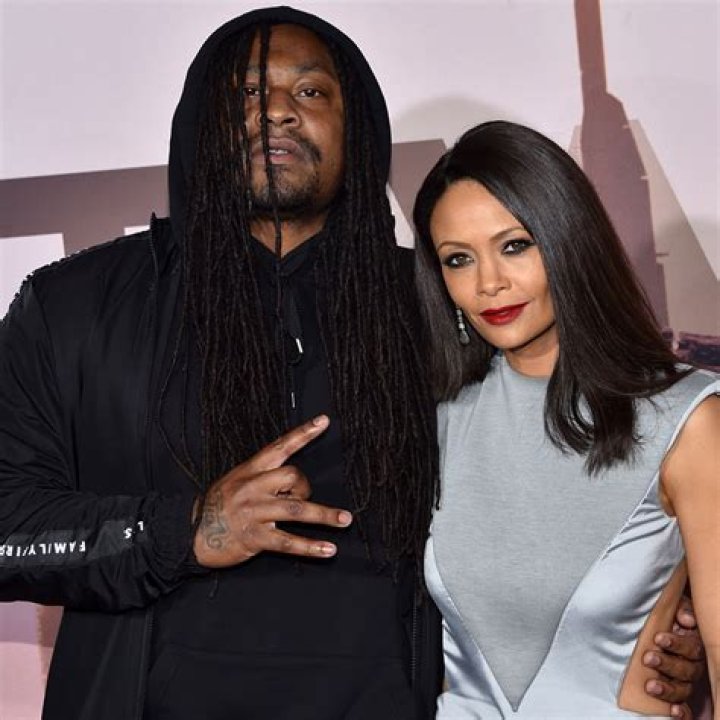 Marshawn Lynch Wife: Is Marshawn Lynch in a relationship? Who Is Marshawn Lynch’s Girlfriend Charmaine Glock?